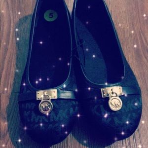 New Michael kors flats size 5